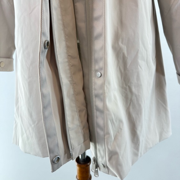 Athleta Edgewater Light Khaki Hooded Rain Jacket - Picture 9 of 16